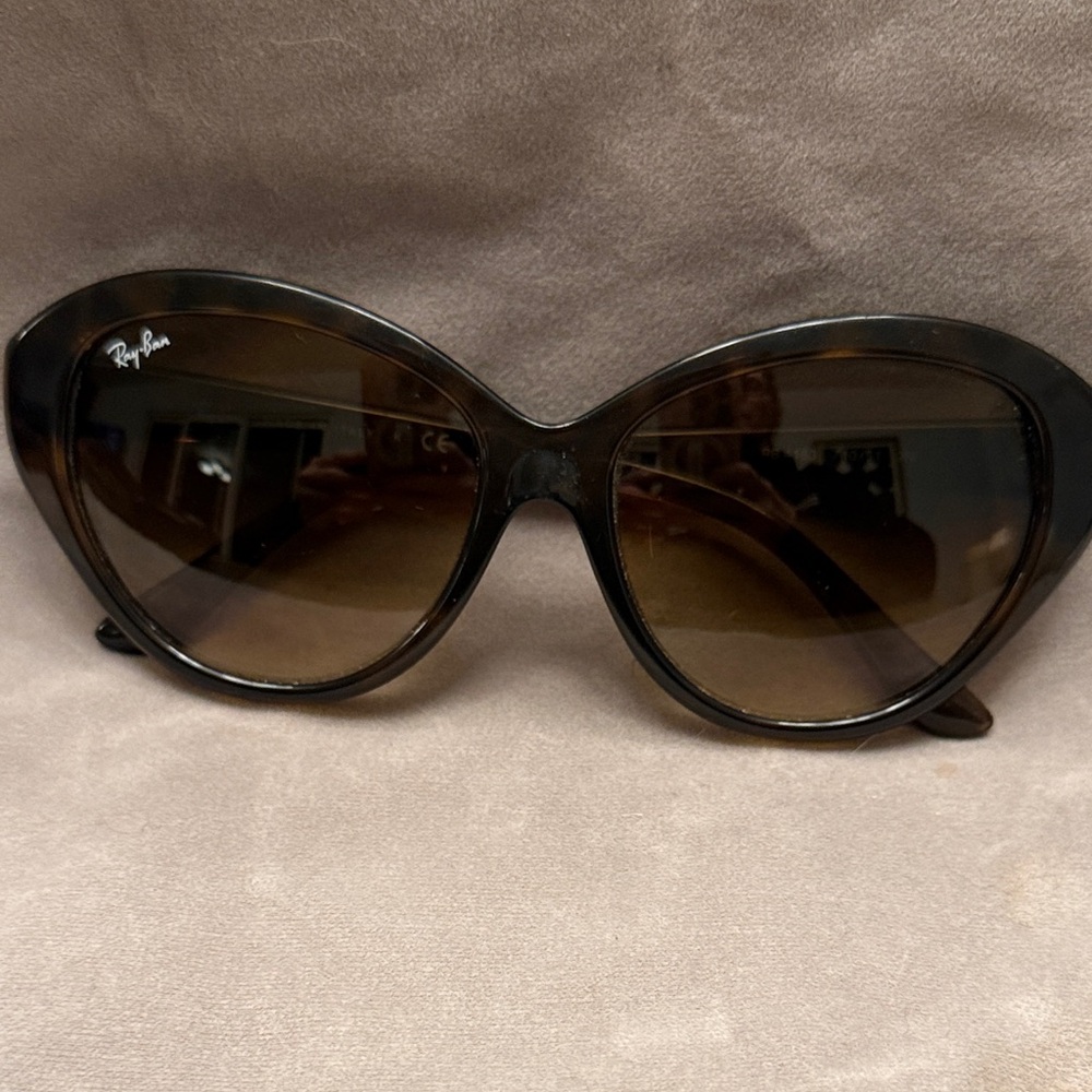 RAY-BAN sunglasses